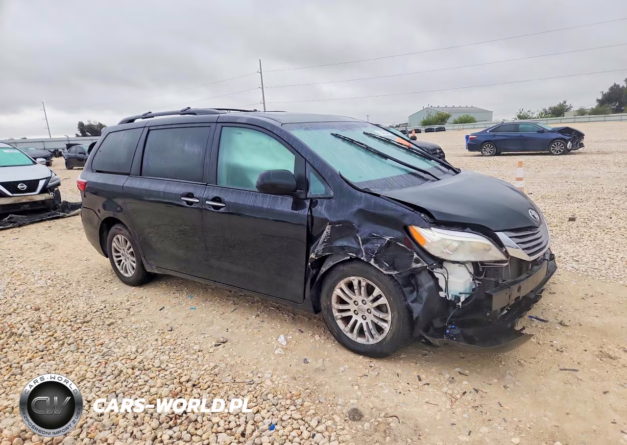 2016 Toyota Sienna Xle 8-Passenger VIN:5TDYK3DC4GS720413 - 4