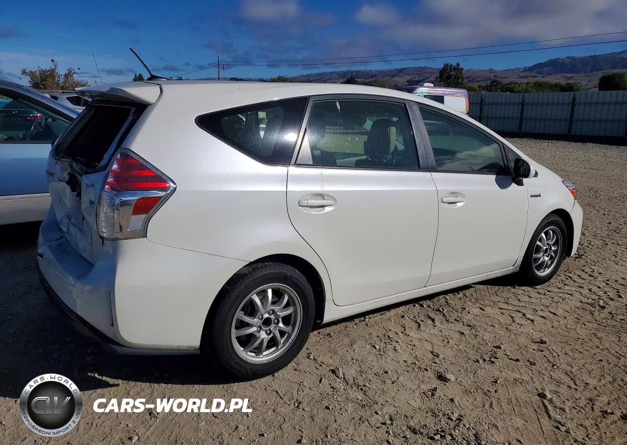 2017 Toyota Prius V Four VIN:JTDZN3EU2HJ056534 - 3