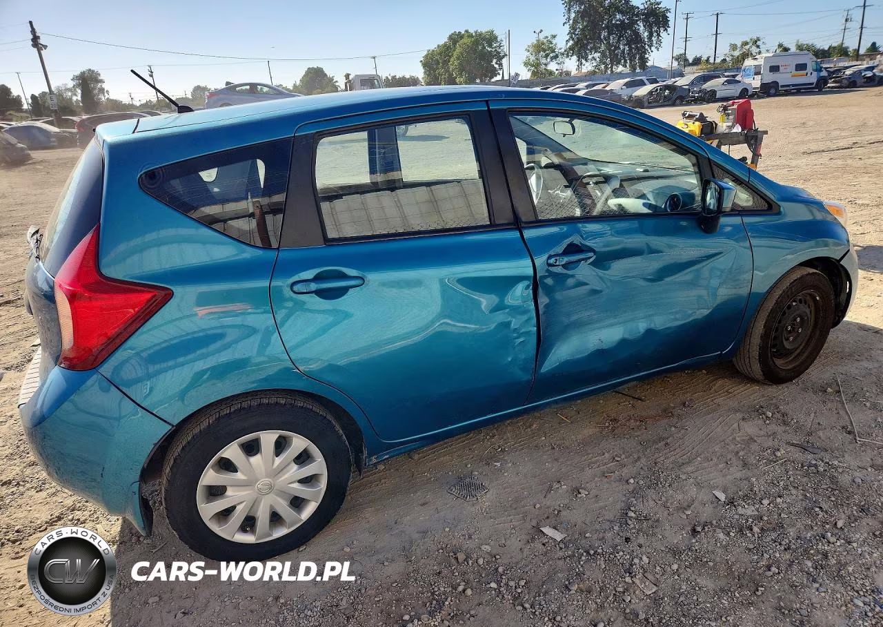 2015 Nissan Versa Note S Plus VIN:3N1CE2CP9FL441739 - 3