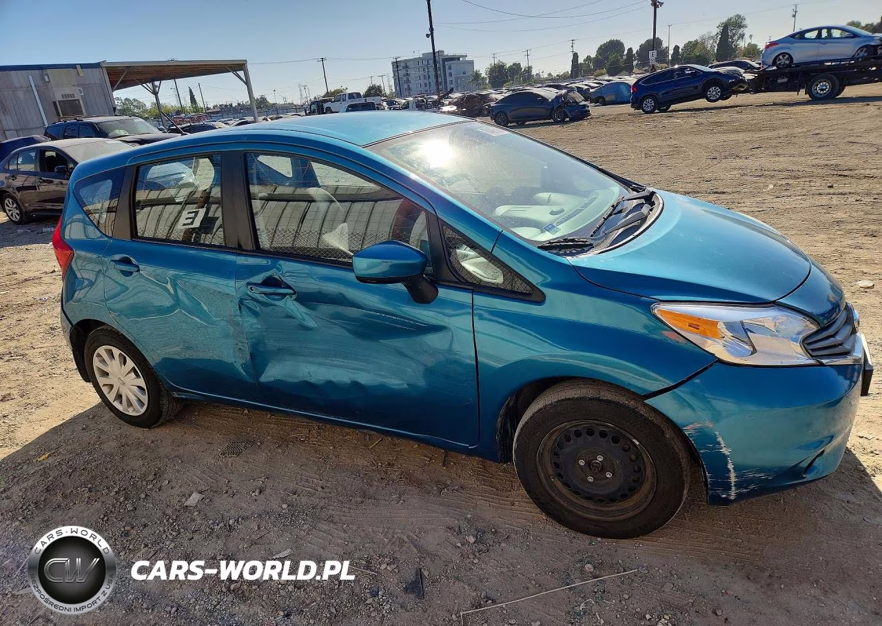 2015 Nissan Versa Note S Plus VIN:3N1CE2CP9FL441739 - 4