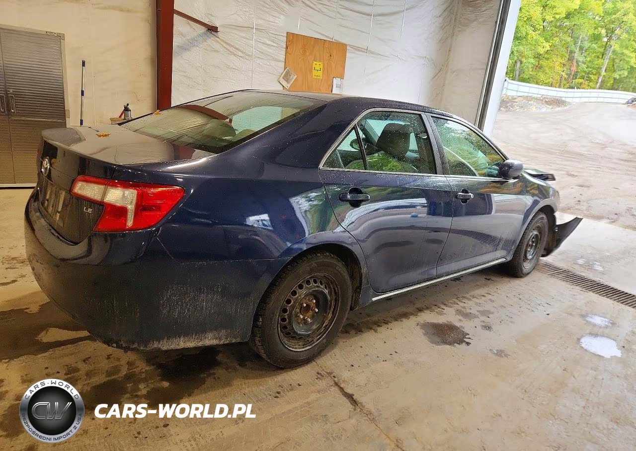 2014 Toyota Camry Le VIN:4T4BF1FK3ER385156 - 3