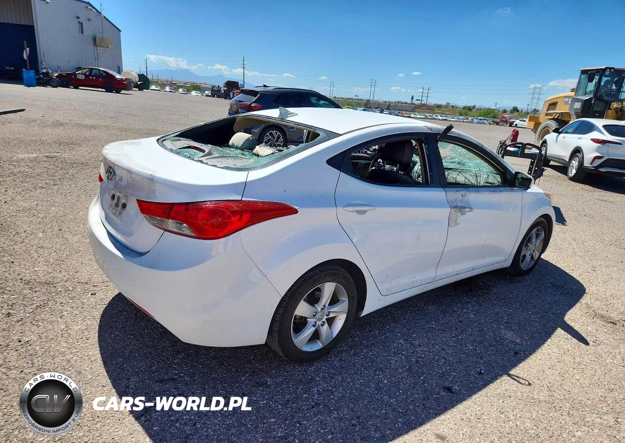 2013 Hyundai Elantra Gls VIN:5NPDH4AE1DH425179 - 3