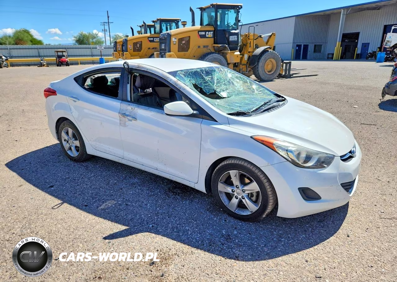 2013 Hyundai Elantra Gls VIN:5NPDH4AE1DH425179 - 4