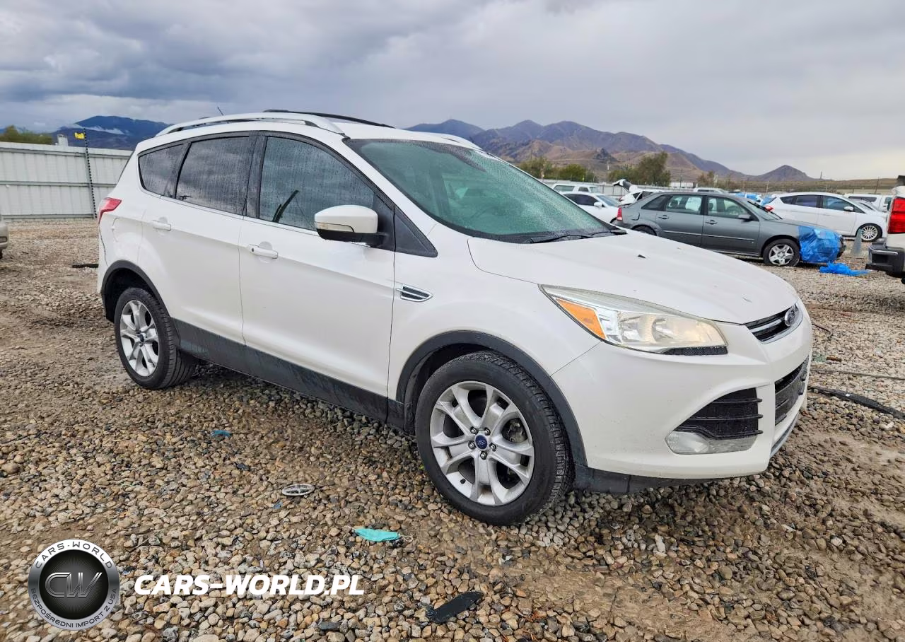 2015 Ford Escape Titanium VIN:1FMCU0J9XFUB31481 - 4