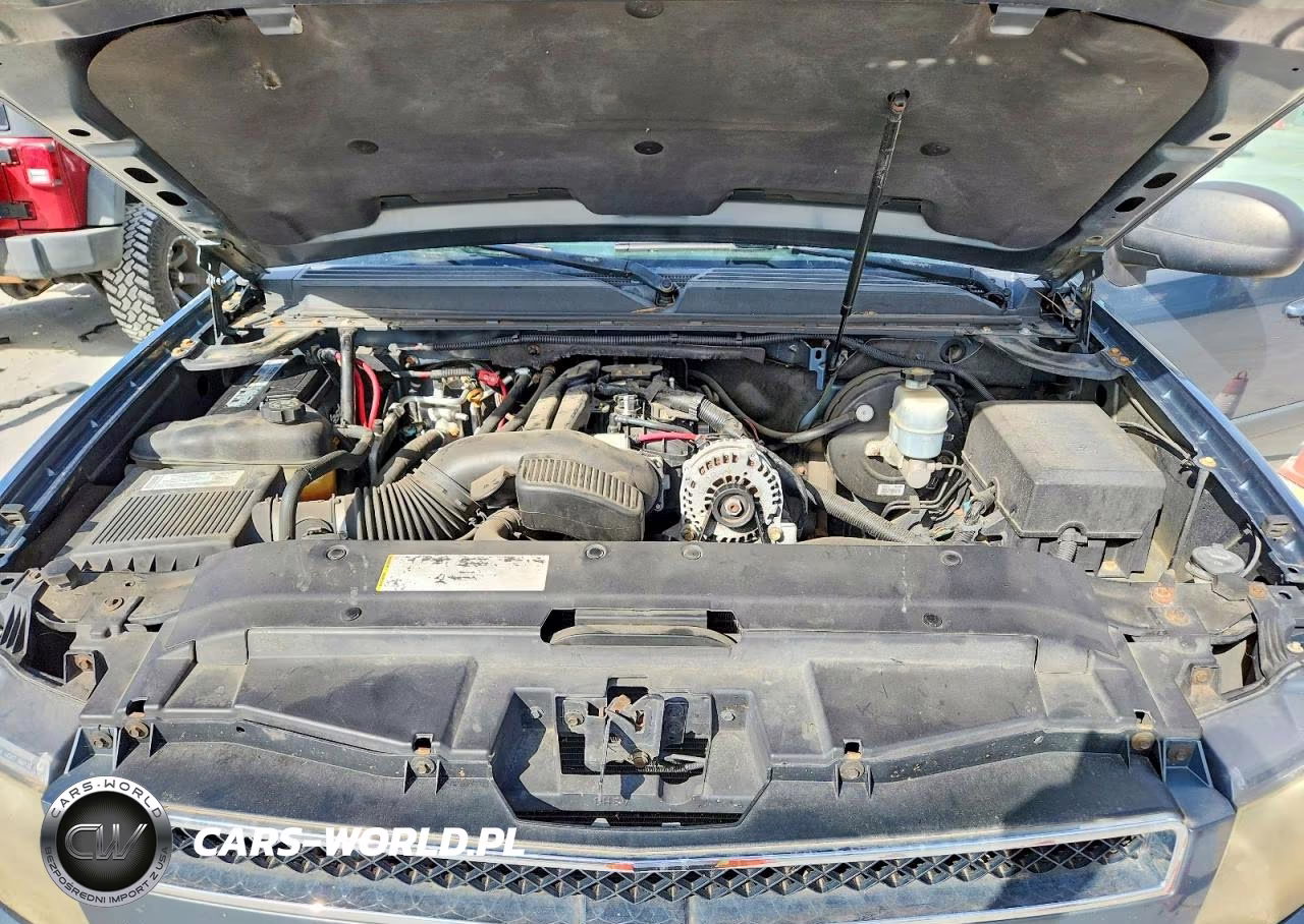 2008 Chevrolet Tahoe K1500 VIN:1GNFK13068J210475 - 12