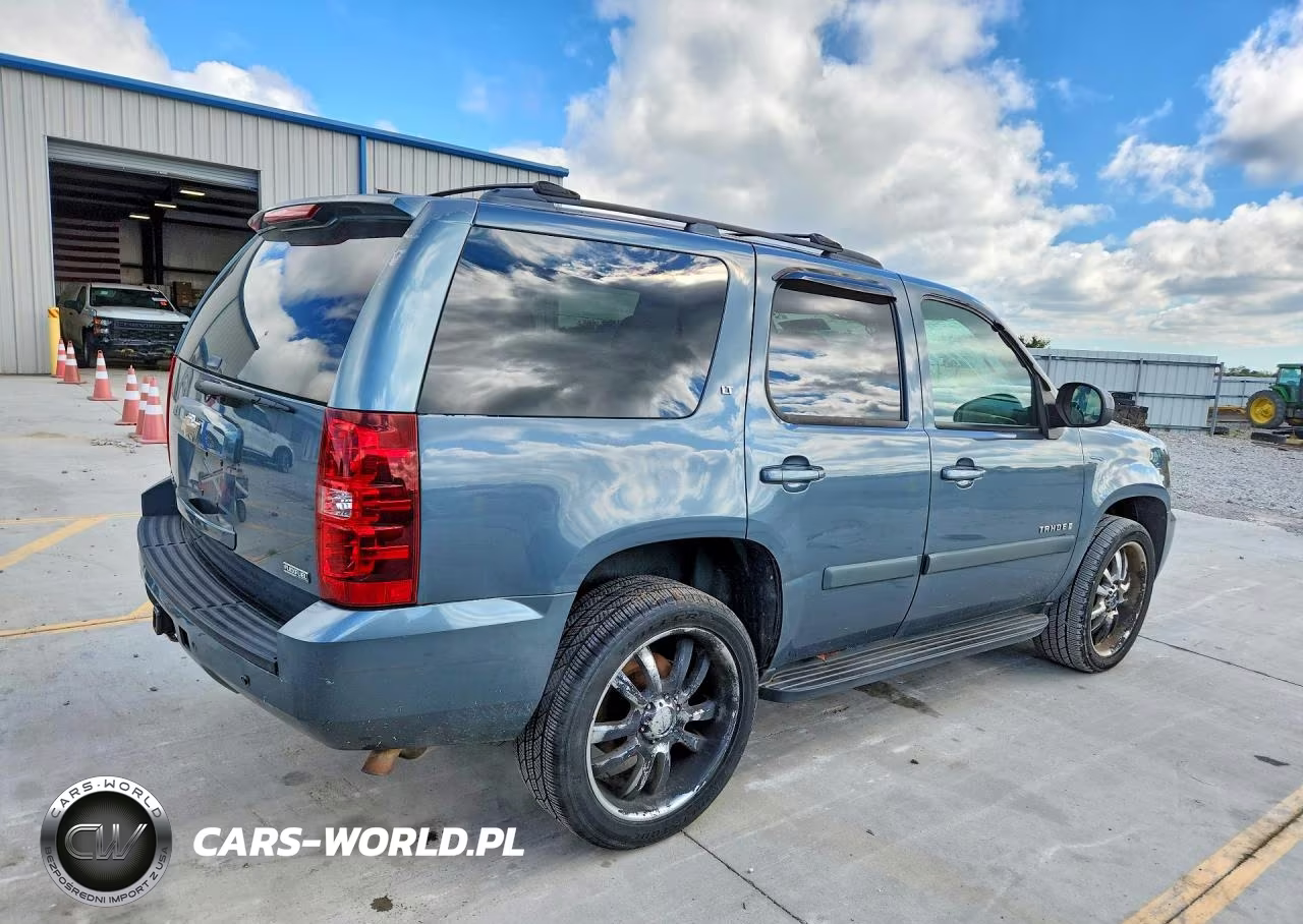 2008 Chevrolet Tahoe K1500 VIN:1GNFK13068J210475 - 3
