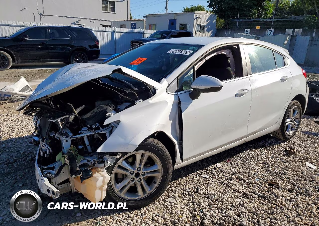 2018 Chevrolet Cruze Lt VIN:3G1BE6SM1JS631887 - 1