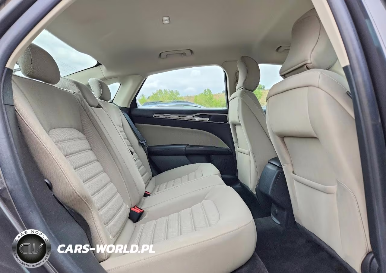 2018 Ford Fusion S VIN:3FA6P0G75JR232254 - 10
