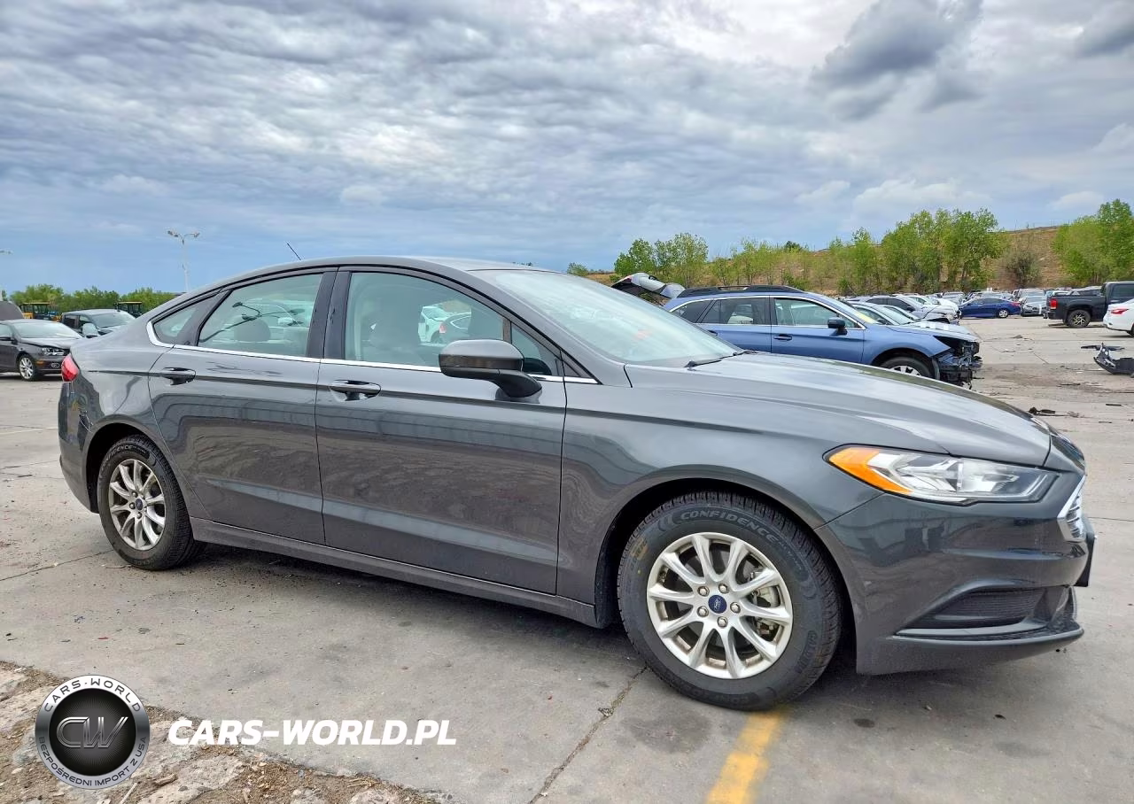 2018 Ford Fusion S VIN:3FA6P0G75JR232254 - 4