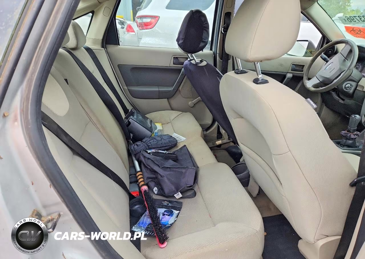 2009 Ford Focus VIN:1FAHP34N49W151588 - 10
