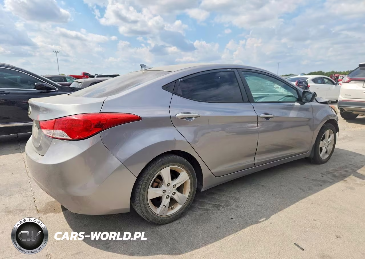 2013 Hyundai Elantra Gls VIN:KMHDH4AE9DU920649 - 3