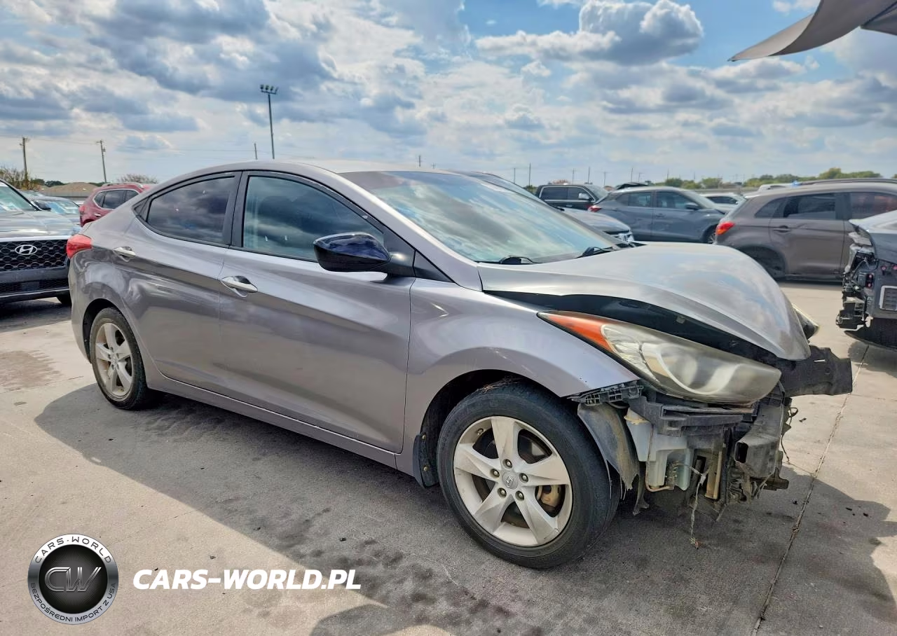 2013 Hyundai Elantra Gls VIN:KMHDH4AE9DU920649 - 4