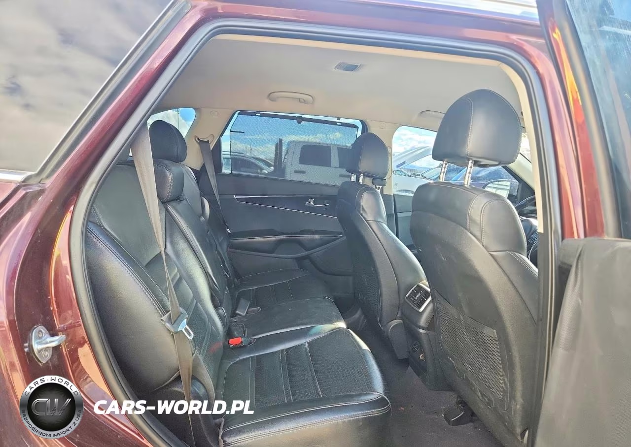 2018 Kia Sorento Ex VIN:5XYPHDA51JG366330 - 11