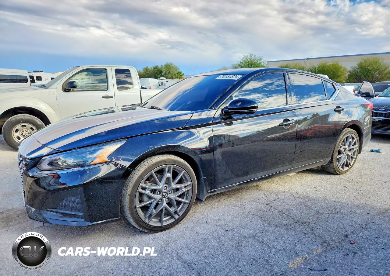 2023 Nissan Altima Sr