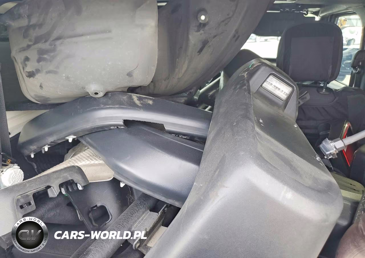 2020 Jeep Wrangler Sport VIN:1C4GJXAGXLW302431 - 12