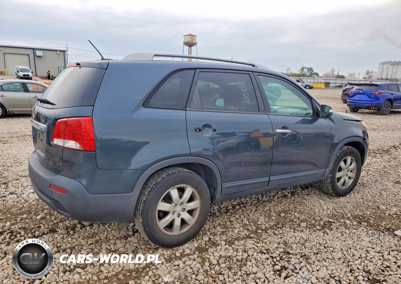 2011 Kia Sorento Lx VIN:5XYKT4A17BG109177 - 3