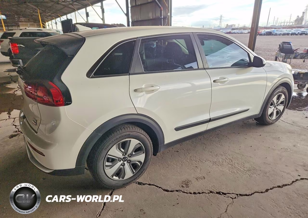 2019 Kia Niro Fe VIN:KNDCB3LC4K5265153 - 3