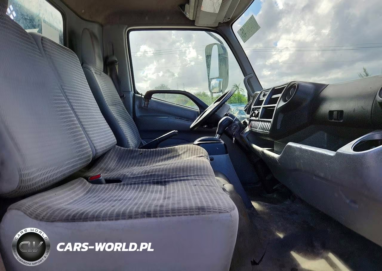 2015 Hino 195 - Flat Bed Truck VIN:JHHSDM2H2FK002575 - 11