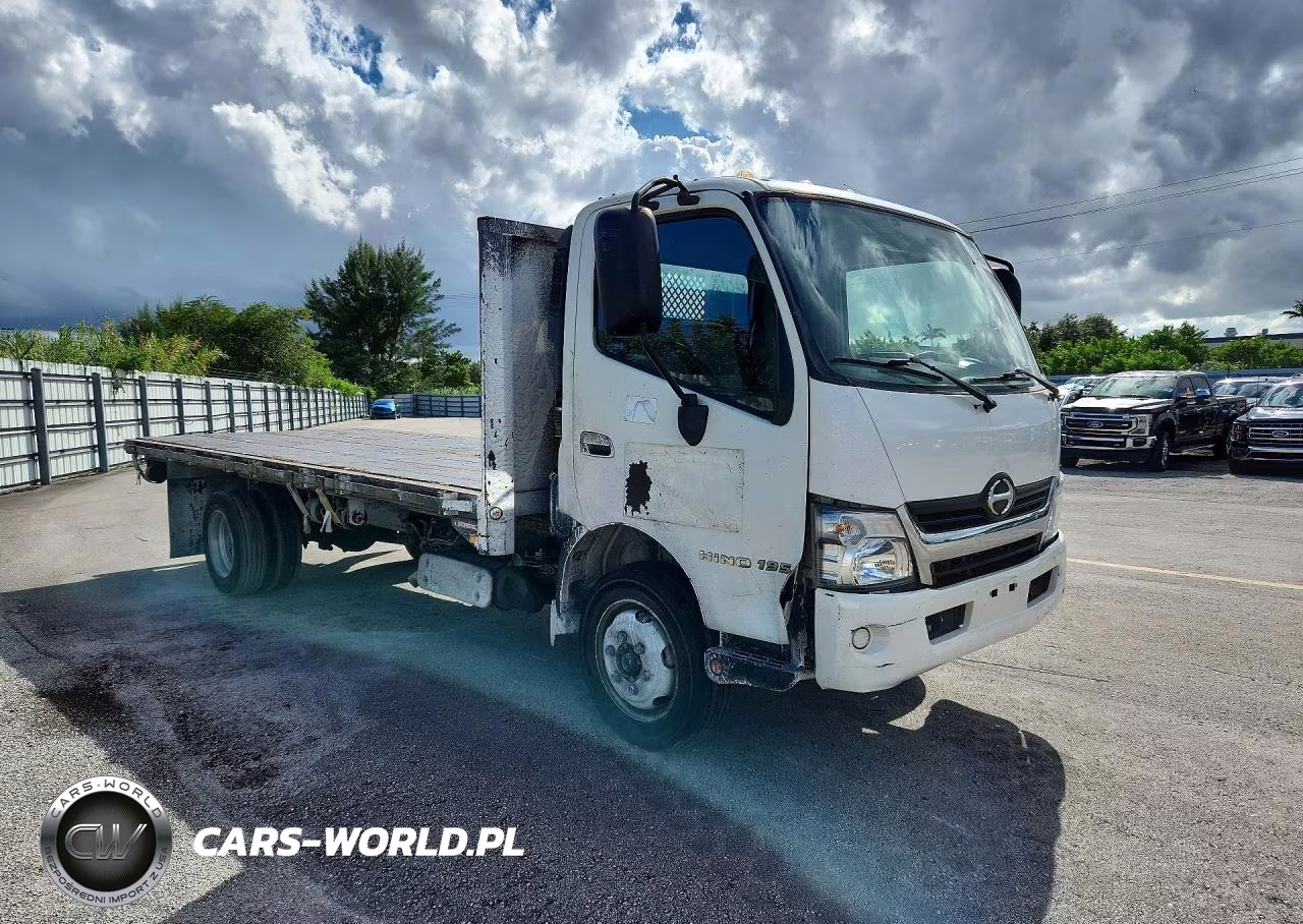 2015 Hino 195 - Flat Bed Truck VIN:JHHSDM2H2FK002575 - 4