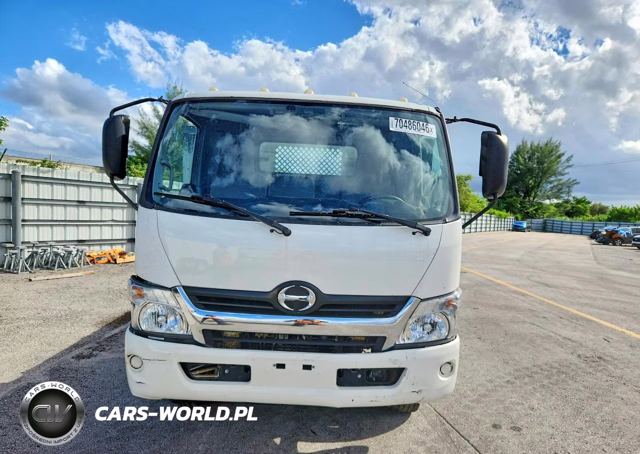 2015 Hino 195 - Flat Bed Truck VIN:JHHSDM2H2FK002575 - 5