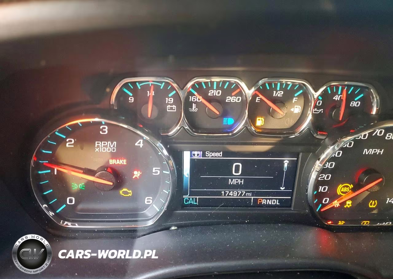 2018 Chevrolet Silverado C1500 Lt VIN:3GCPCREC2JG149357 - 9