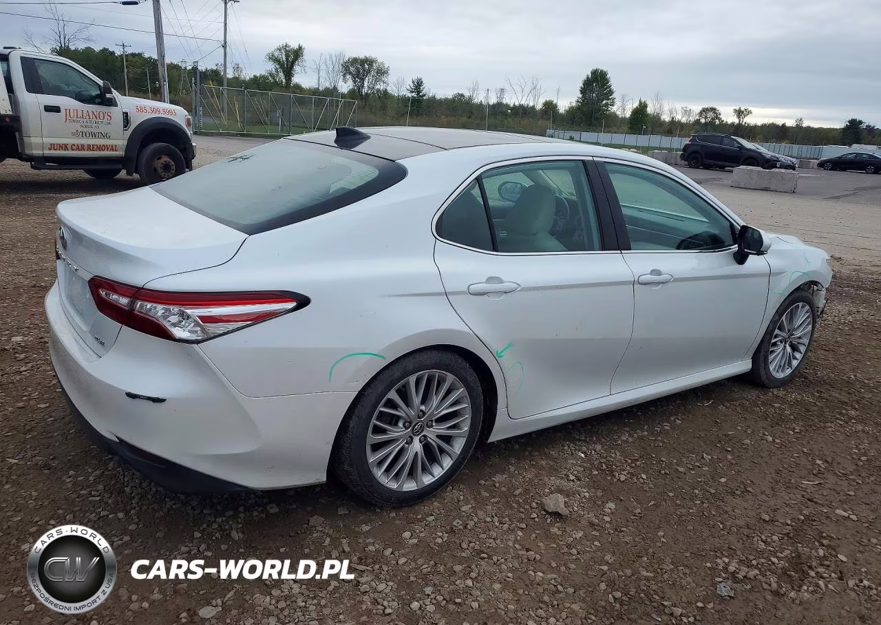 2019 Toyota Camry Xle VIN:4T1B11HK4KU683992 - 3