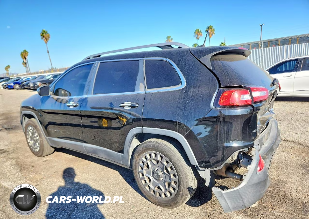 2018 Jeep Cherokee Latitude Plus VIN:1C4PJMLB5JD581702 - 2