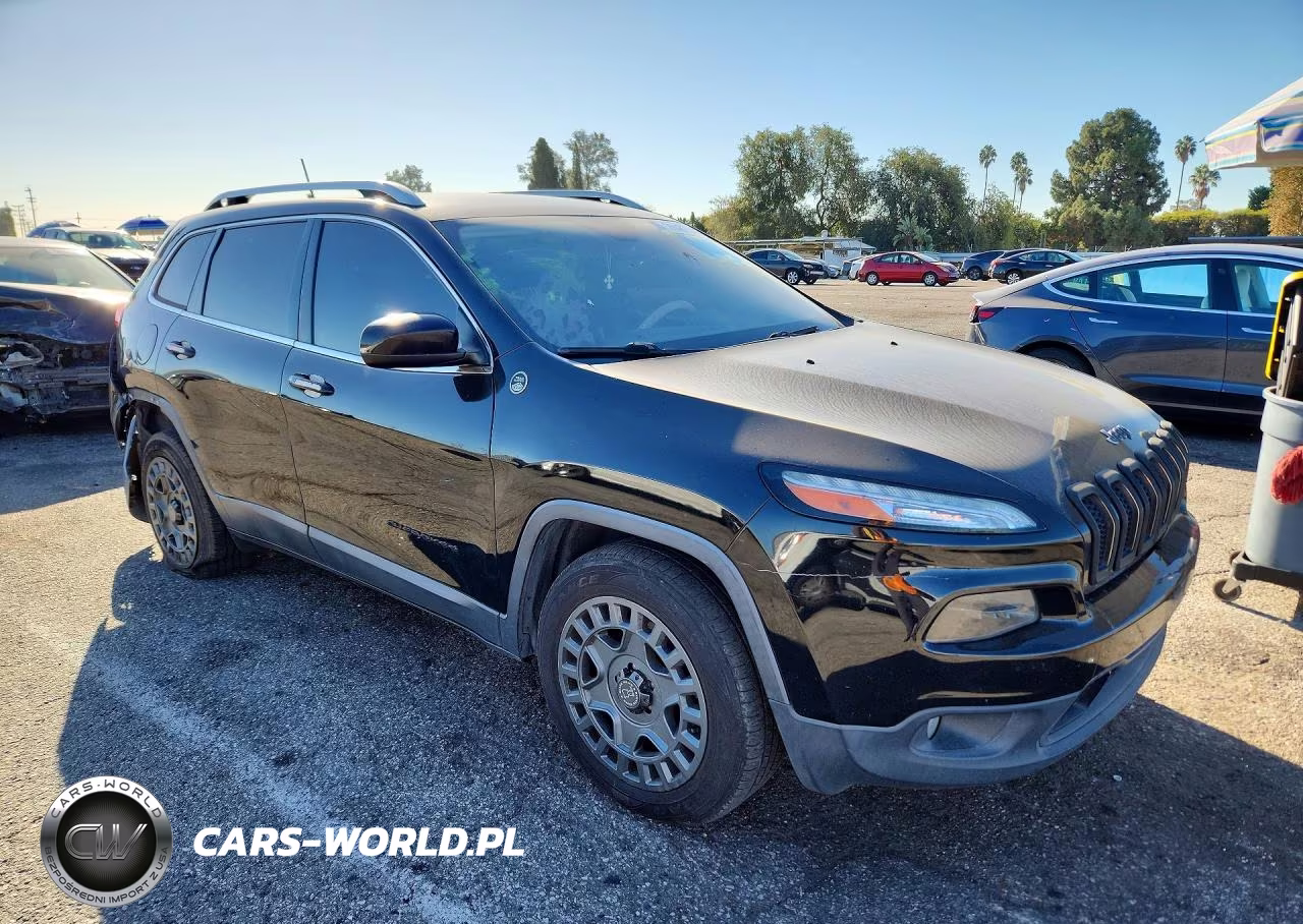 2018 Jeep Cherokee Latitude Plus VIN:1C4PJMLB5JD581702 - 4