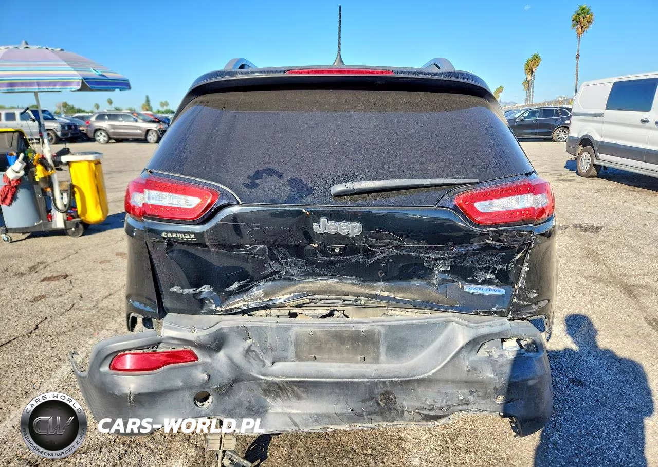 2018 Jeep Cherokee Latitude Plus VIN:1C4PJMLB5JD581702 - 6