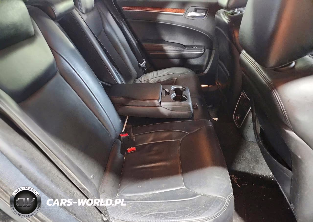 2014 Chrysler 300 VIN:2C3CCAAG1EH255429 - 10