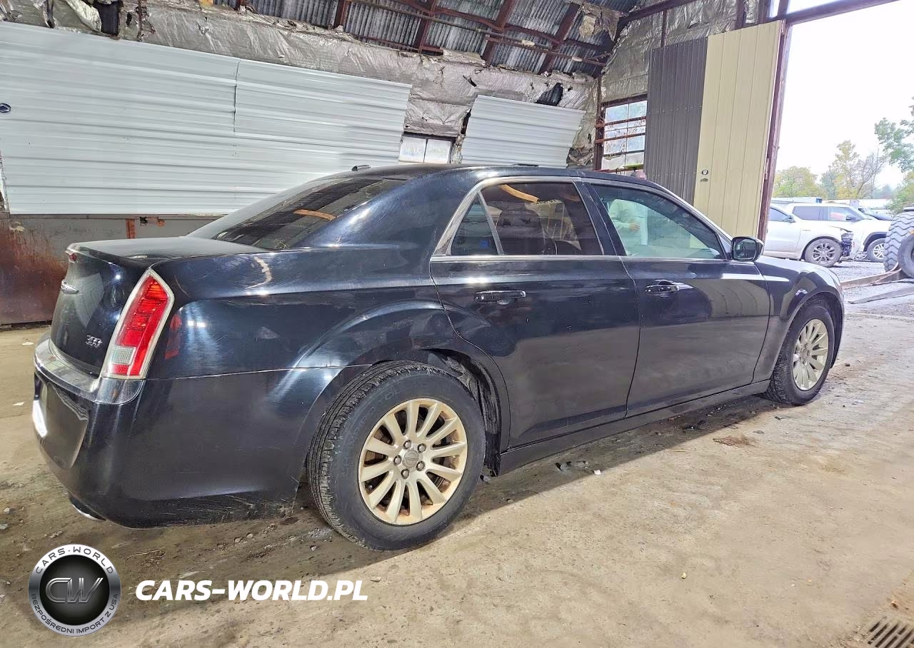 2014 Chrysler 300 VIN:2C3CCAAG1EH255429 - 3