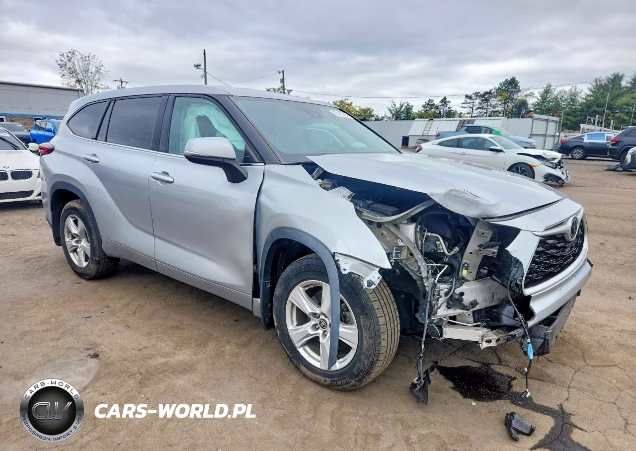 2022 Toyota Highlander Le VIN:5TDBZRBH9NS214348 - 4