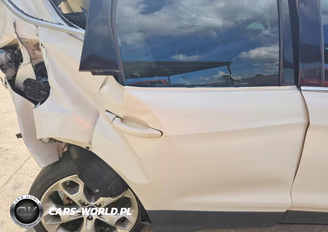 2015 Ford Escape Titanium VIN:1FMCU9J98FUC22012 - 10