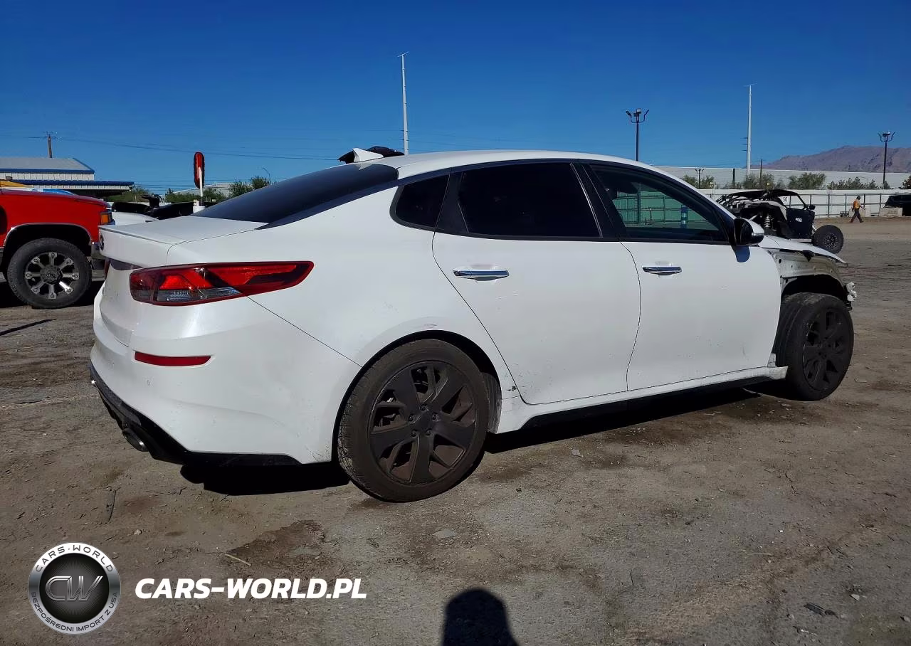 2019 Kia Optima S VIN:5XXGT4L36KG318063 - 3