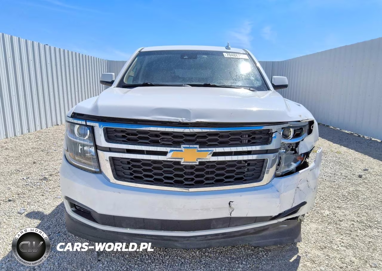 2018 Chevrolet Suburban C1500 Lt VIN:1GNSCHKC0JR117460 - 5
