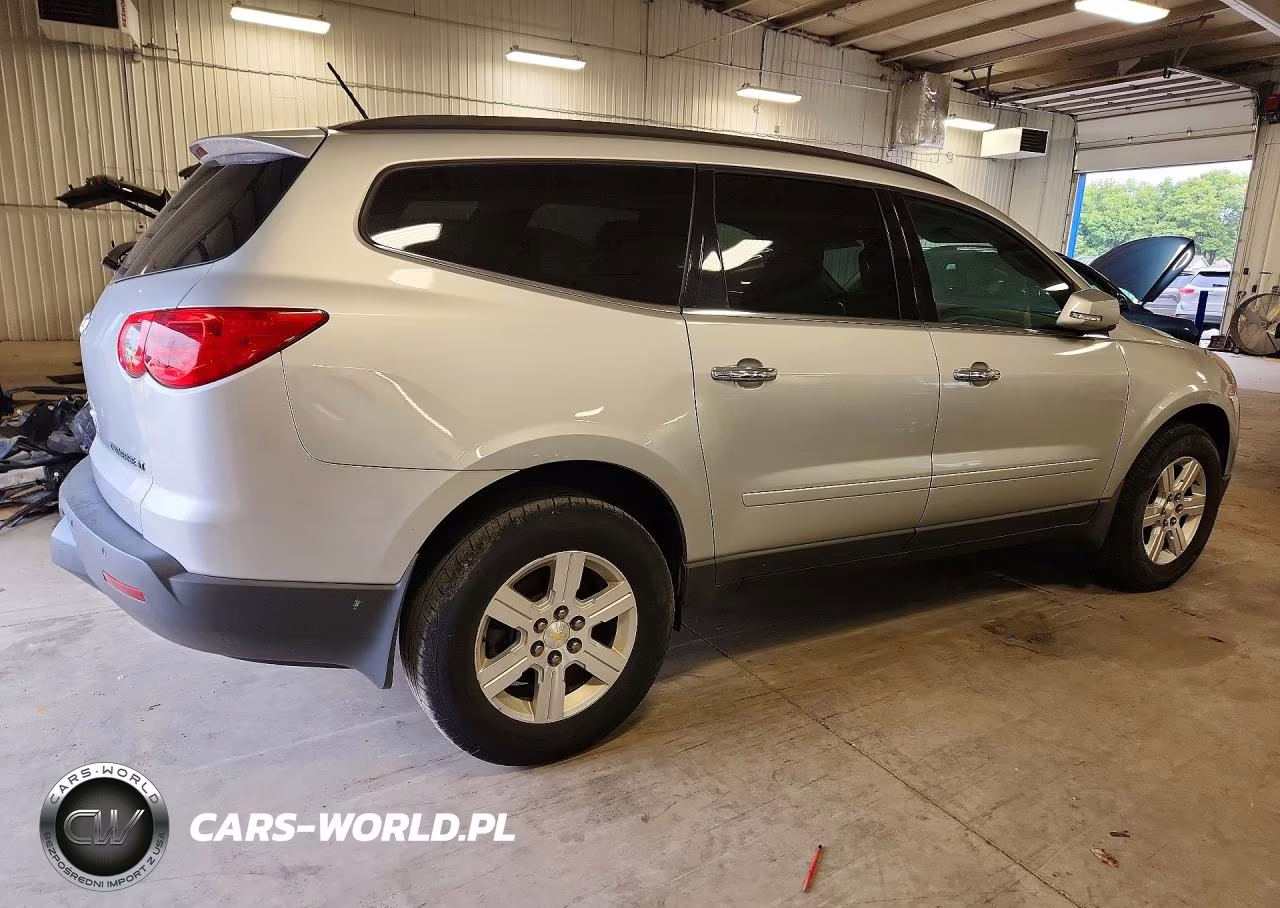 2011 Chevrolet Traverse Lt VIN:1GNKRGED0BJ132988 - 3