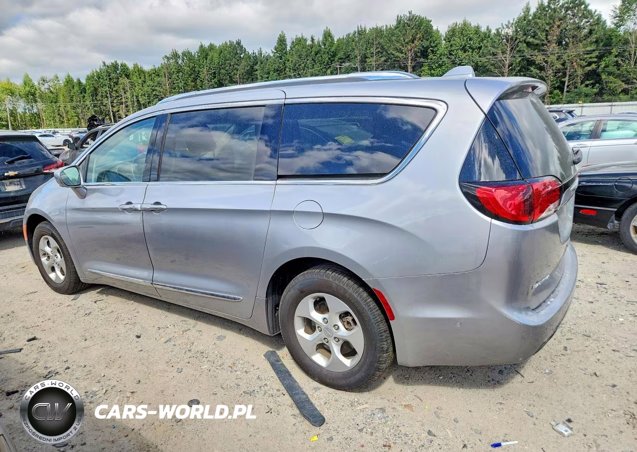 2017 Chrysler Pacifica Touring L Plus VIN:2C4RC1EG1HR803752 - 2