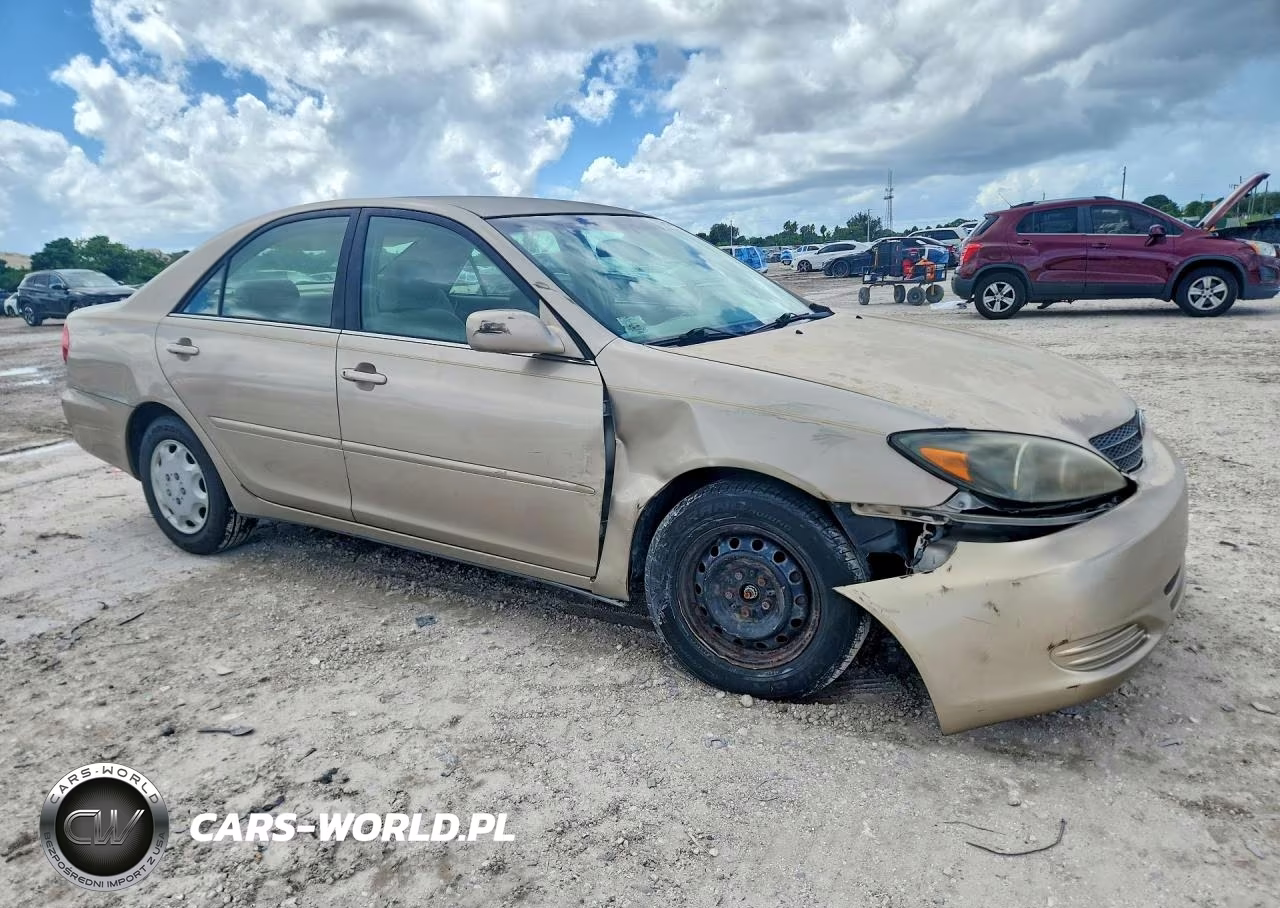 2003 Toyota Camry Le VIN:4T1BE32K13U175053 - 4