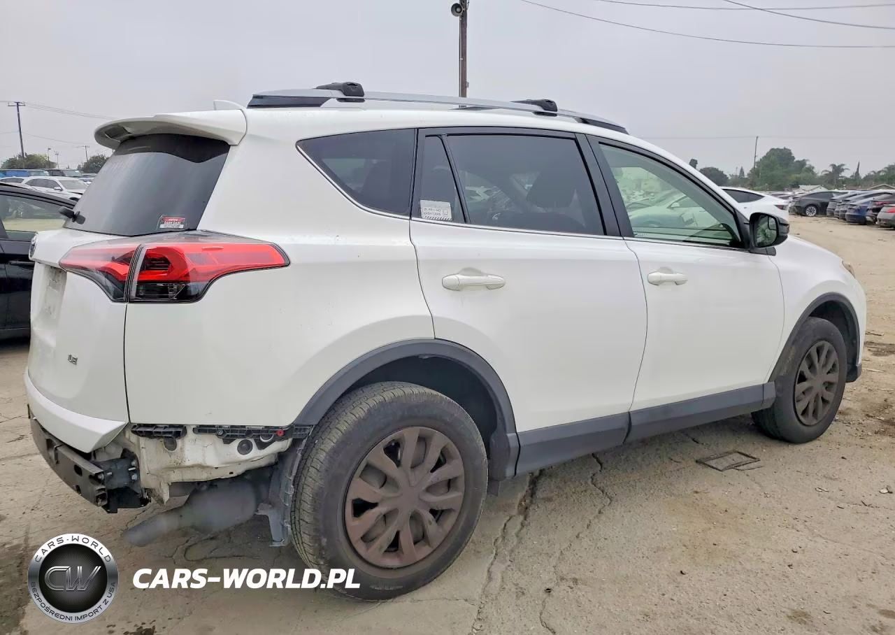 2018 Toyota Rav4 Le VIN:JTMZFREV4JD128976 - 3