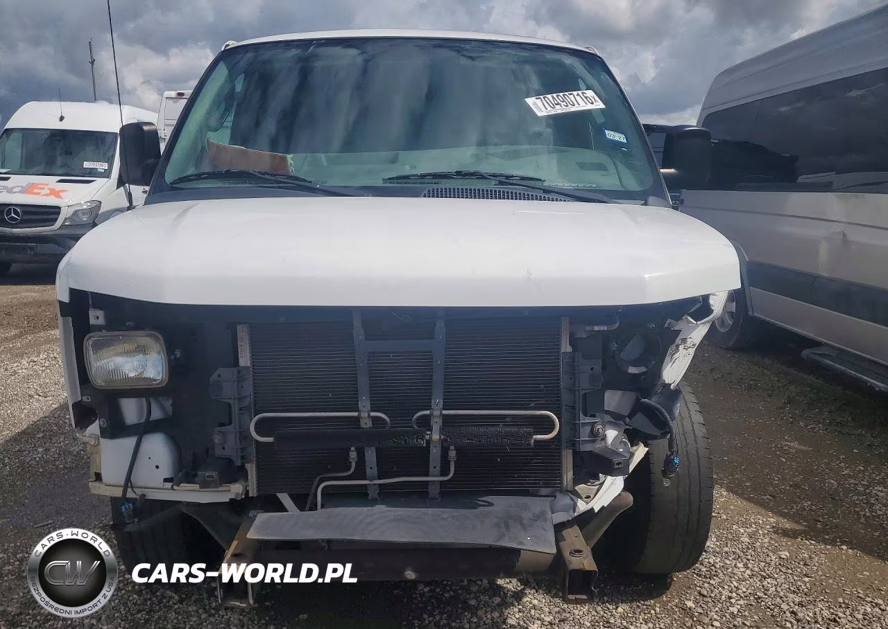 2017 Chevrolet Express 2500 Cargo Delivery Van VIN:1GCWGAFFXH1110857 - 5