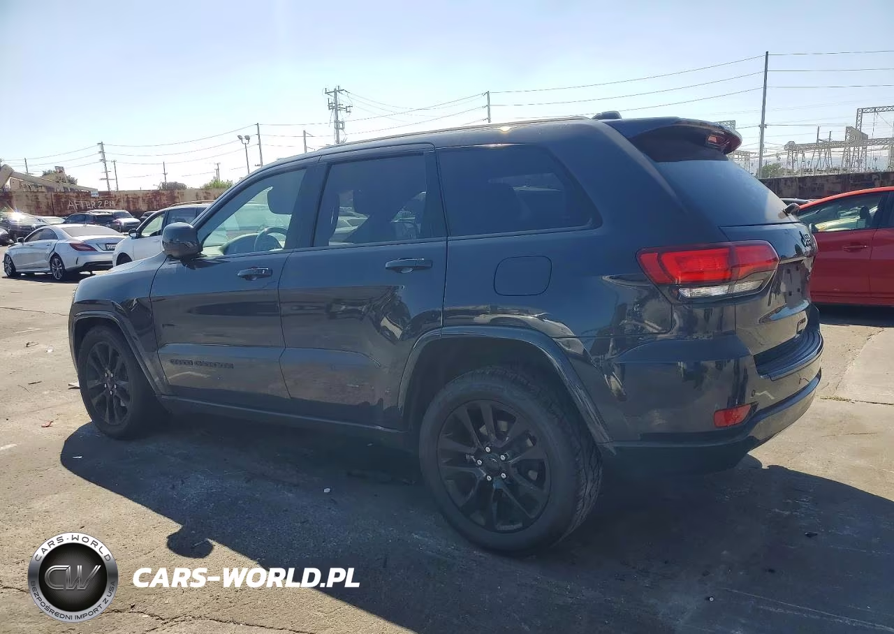 2017 Jeep Grand Cherokee Laredo VIN:1C4RJEAGXHC888358 - 2