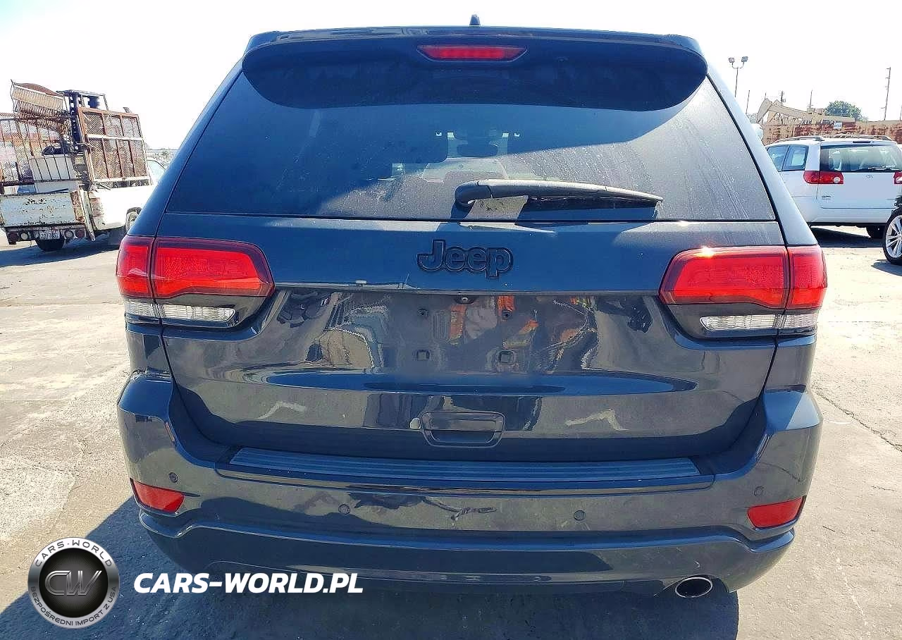2017 Jeep Grand Cherokee Laredo VIN:1C4RJEAGXHC888358 - 6