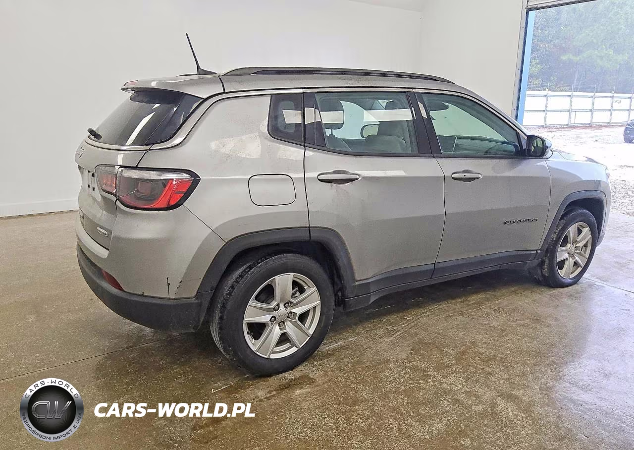 2022 Jeep Compass Latitude VIN:3C4NJCBBXNT156320 - 3