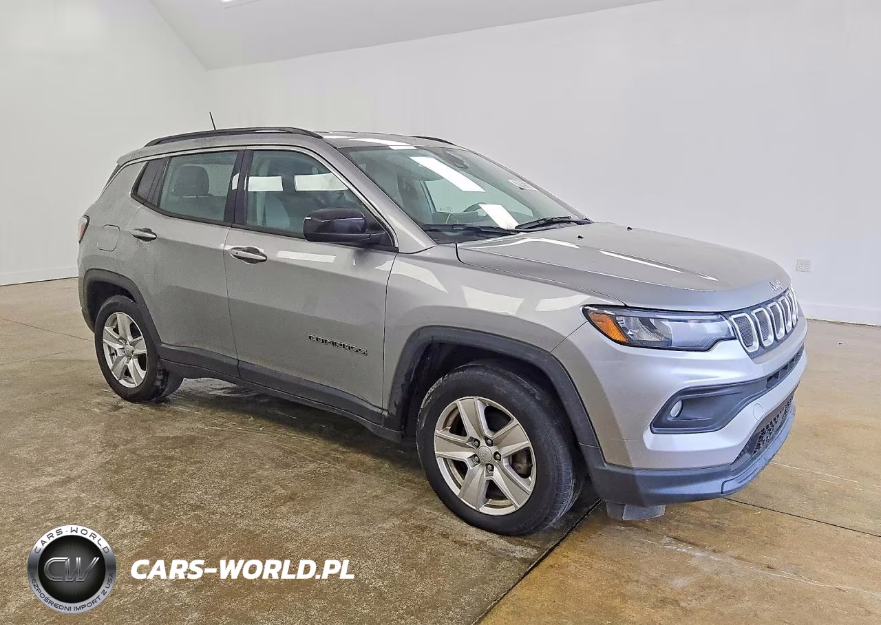 2022 Jeep Compass Latitude VIN:3C4NJCBBXNT156320 - 4