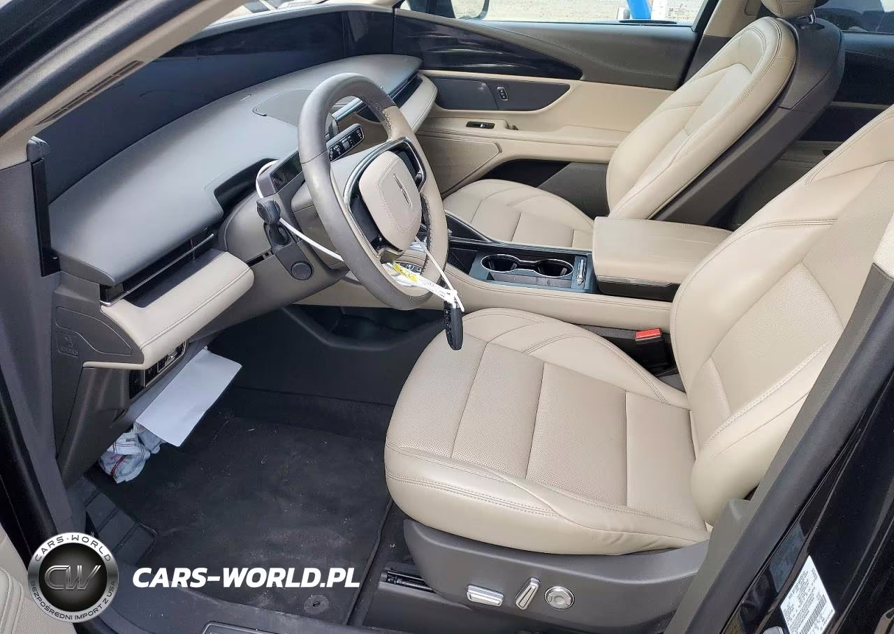 2025 Lincoln Nautilus Premiere VIN:5LMPJ8JA8SJ935886 - 7