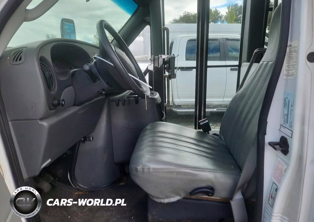 2003 Ford Econoline E450 Super Duty Cutaway Van VIN:1FDXE45S03HA68625 - 7