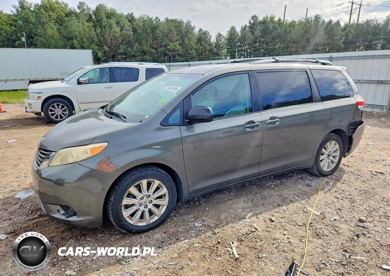 2011 Toyota Sienna Le – zdjęcie 1 z 13