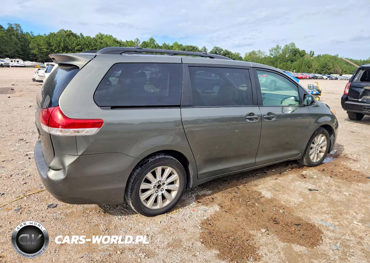2011 Toyota Sienna Le VIN:5TDJK3DC6BS005546 - 3