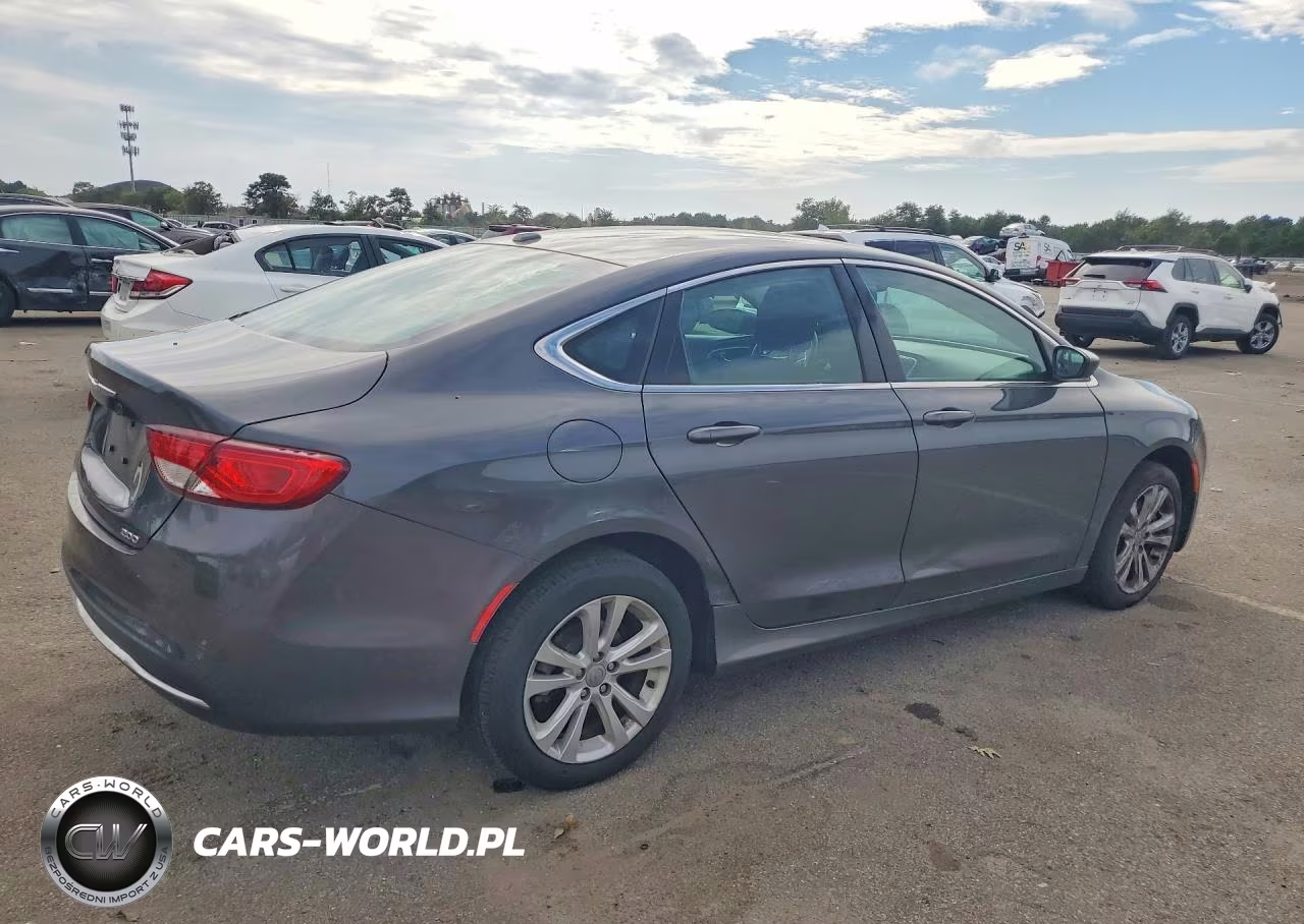 2015 Chrysler 200 Limited VIN:1C3CCCAB2FN525910 - 3