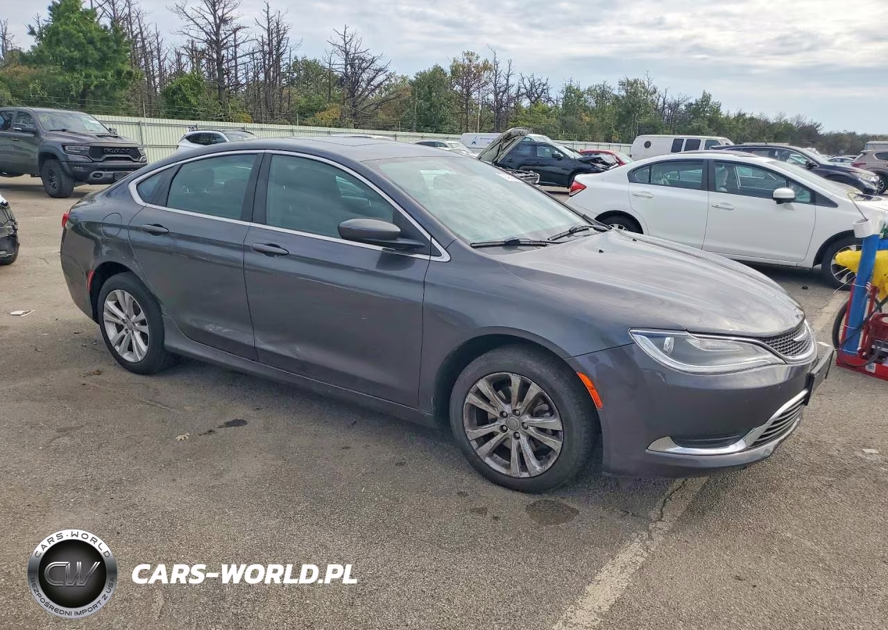 2015 Chrysler 200 Limited VIN:1C3CCCAB2FN525910 - 4